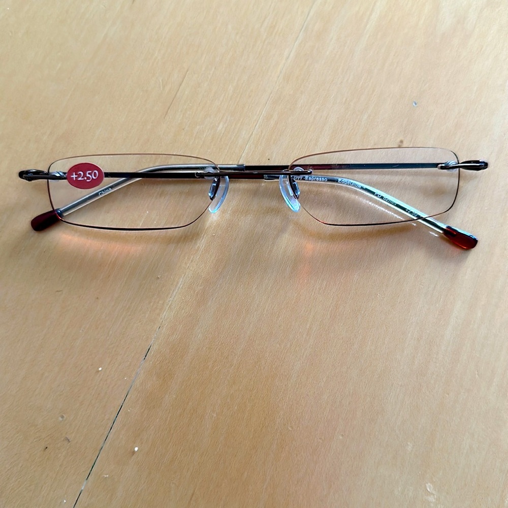 NWT🤓EDGE GLOW READERS EXPRESSO 2.50 STRENGTH IN CASE